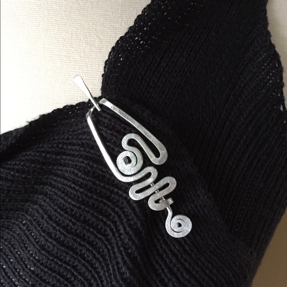 Knit Vest Wrap with Metal Pin - Picture 6 of 7